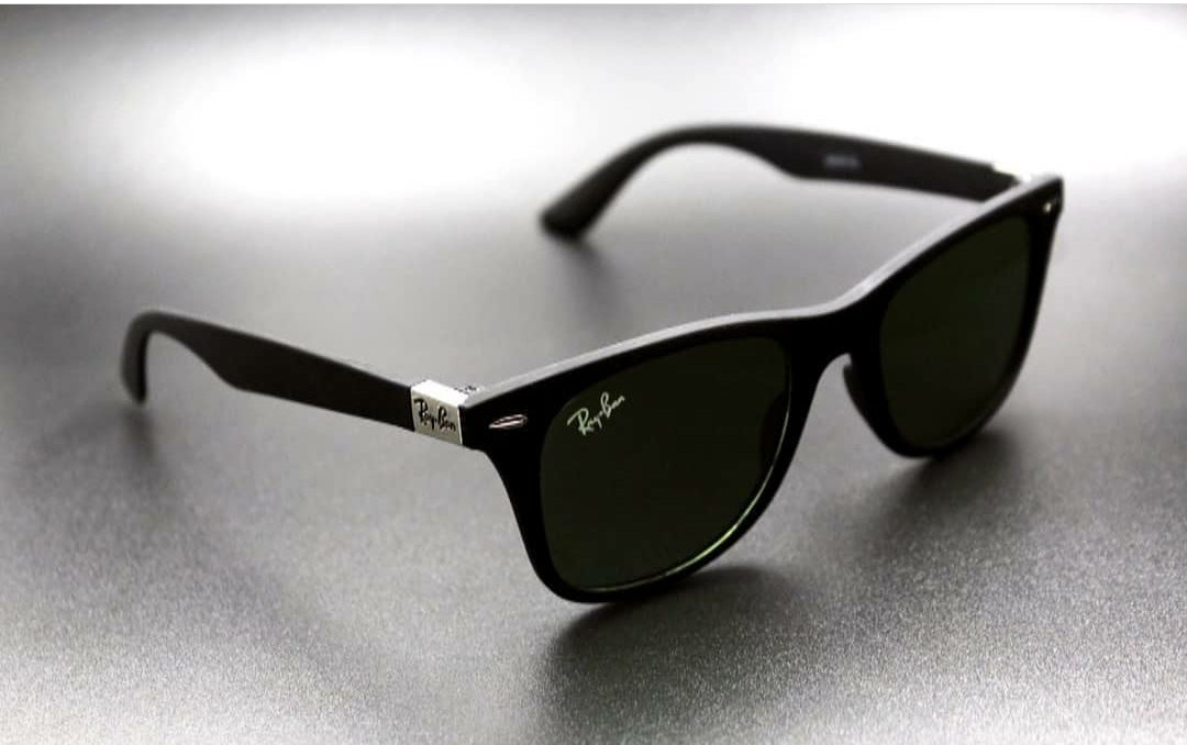 Ray-Ban Arrival Fancy Black Square Shape 4195 Master Pcs Sunglasses For Men.